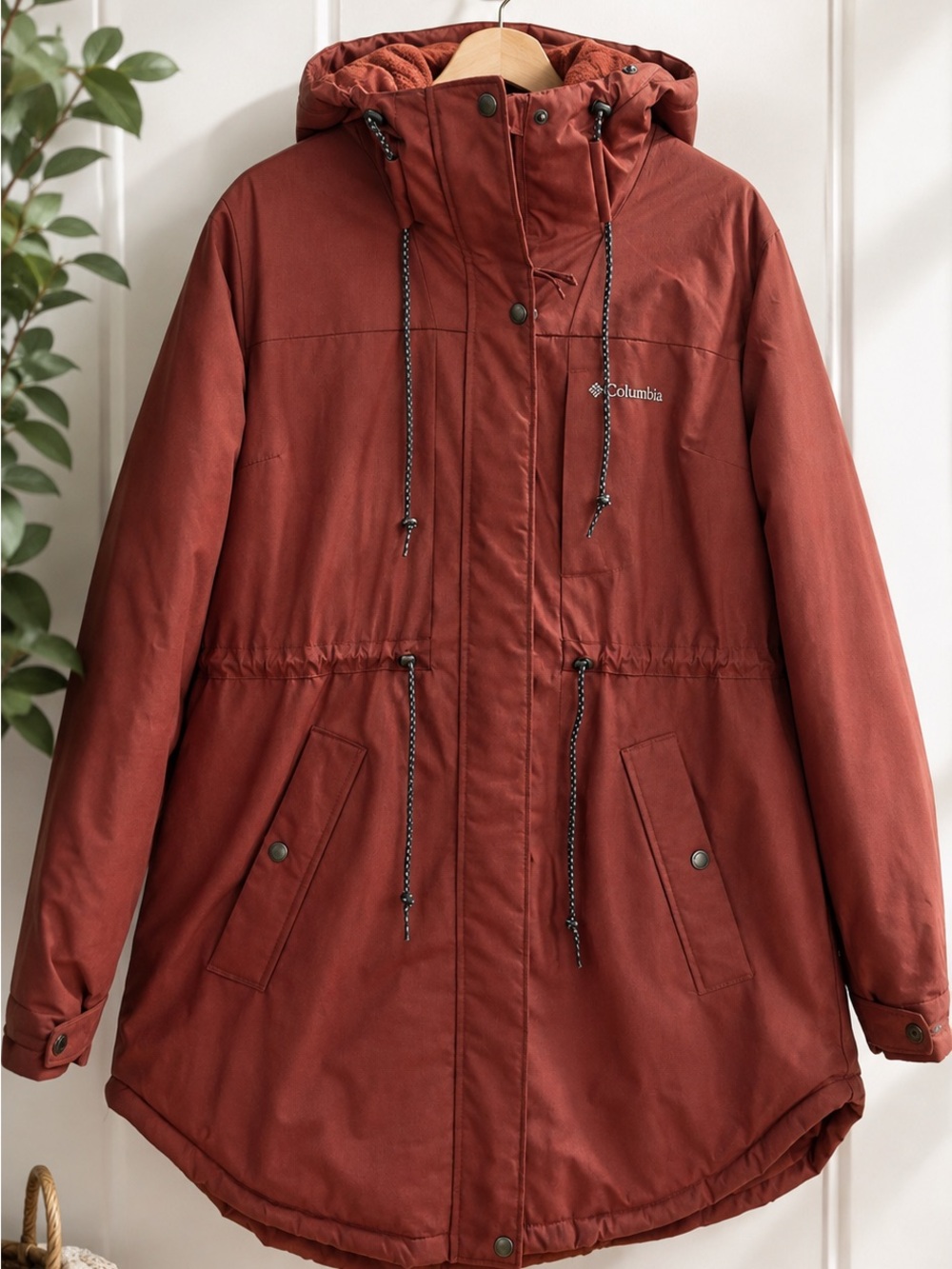 Columbia Women's Suttle Mountain Mid Jacket insulated winter parka